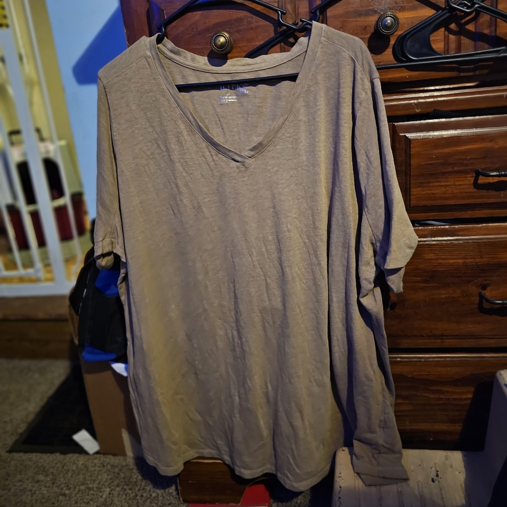 !!.          Woman 3X t shirt